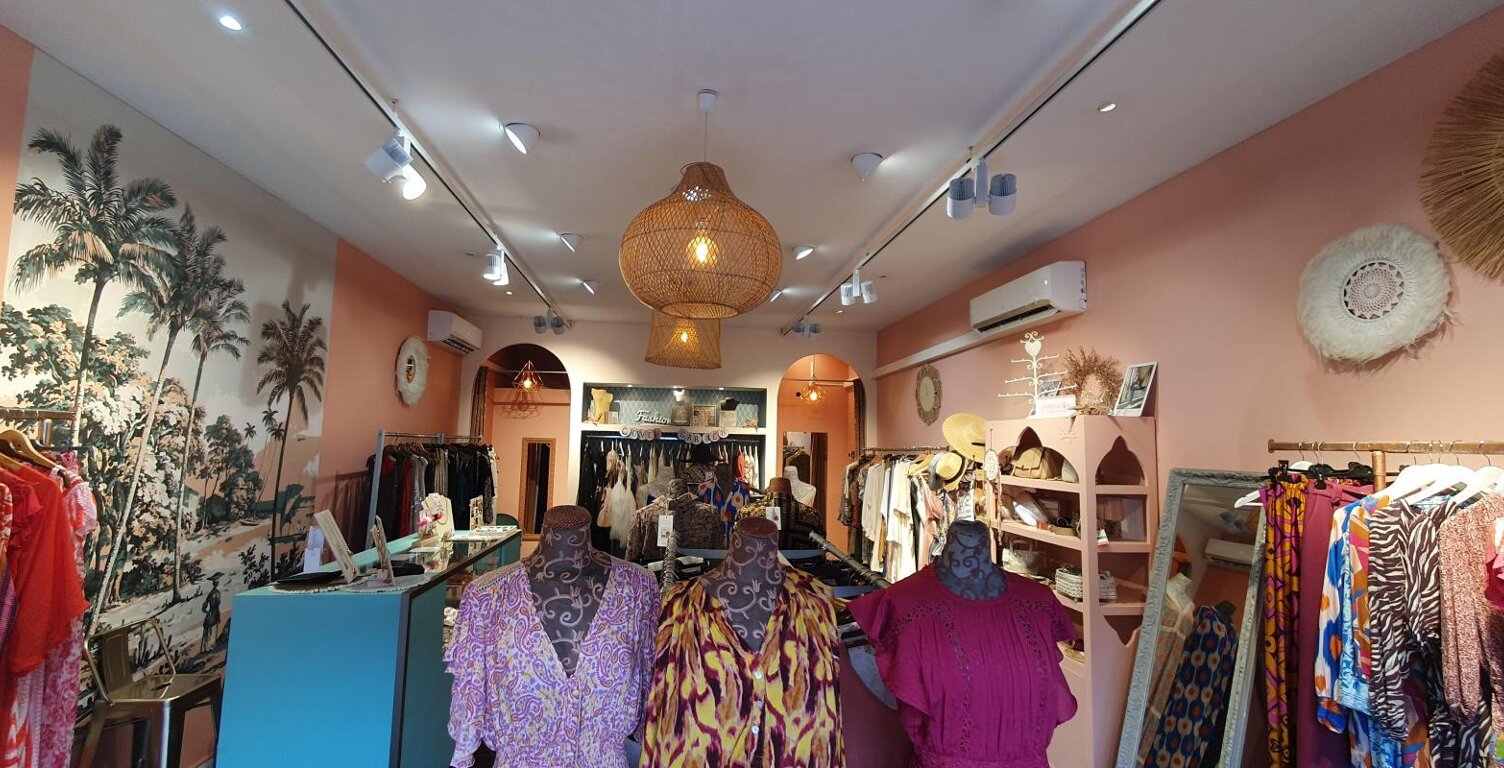 A LOUER LOCAL COMMERCIAL 53 M²  CENTRE VILLE DE ST PIERRE — photo 1