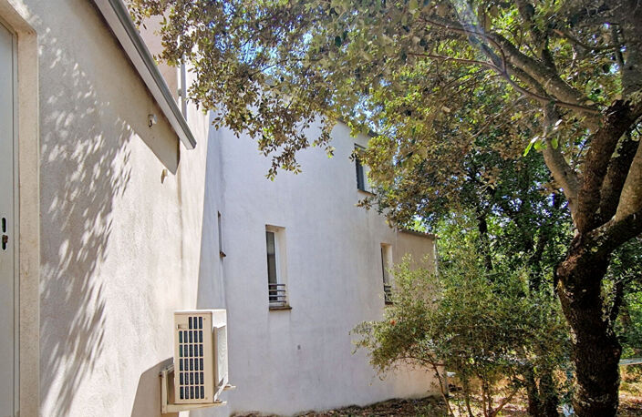 A vendre - A 12km d'Uzès, Belle villa sur terrain arboré de 1... — photo 5