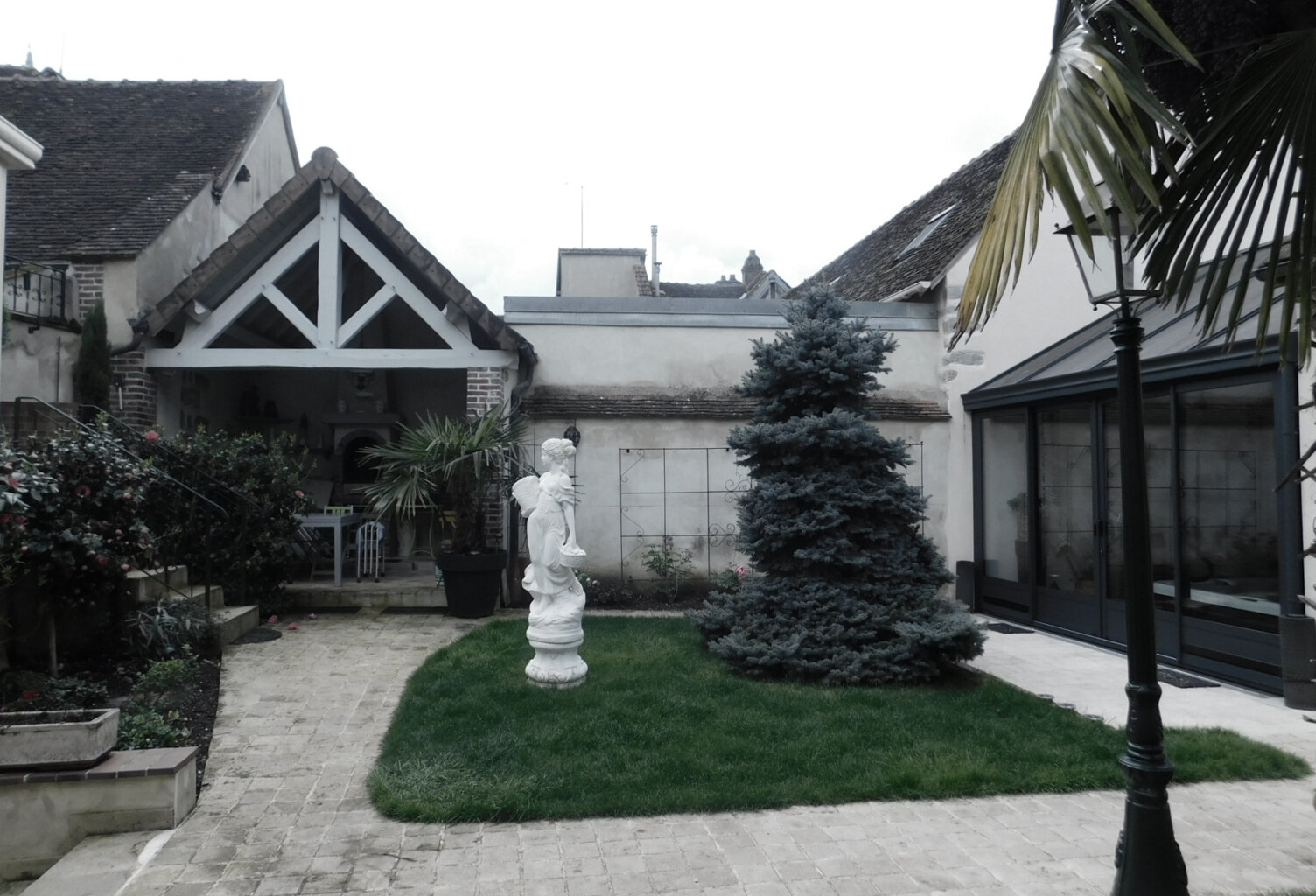 MAISON DE CHARME, CENTRE VILLE DE VILLENEUVE SUR YONNE — photo 1
