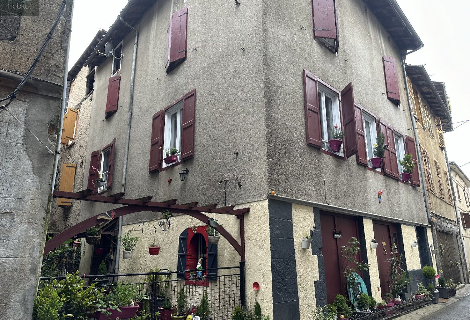 Centre ville, maison T4, habitable sur deux niveaux . — photo 1