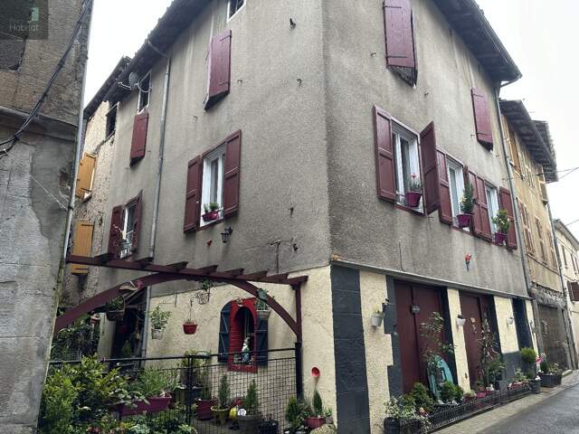 Centre ville, maison T4, habitable sur deux niveaux . — photo du bien