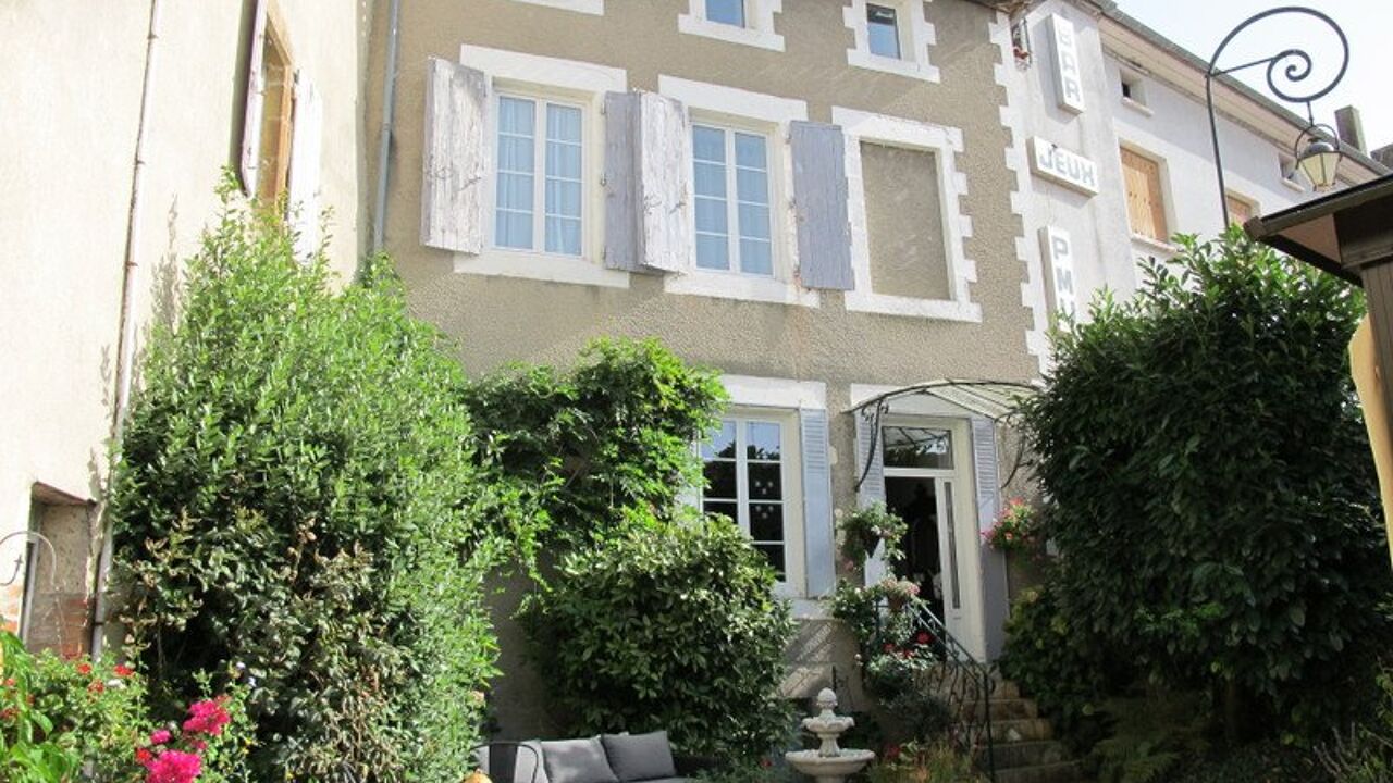 maison 6 pièces 188 m2 à vendre à Confolens (16500)