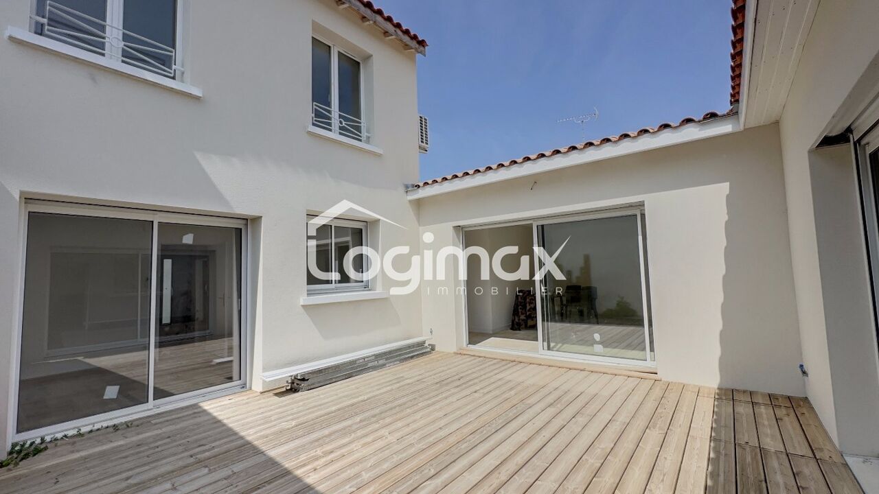 maison 4 pièces 136 m2 à vendre à La Rochelle (17000)