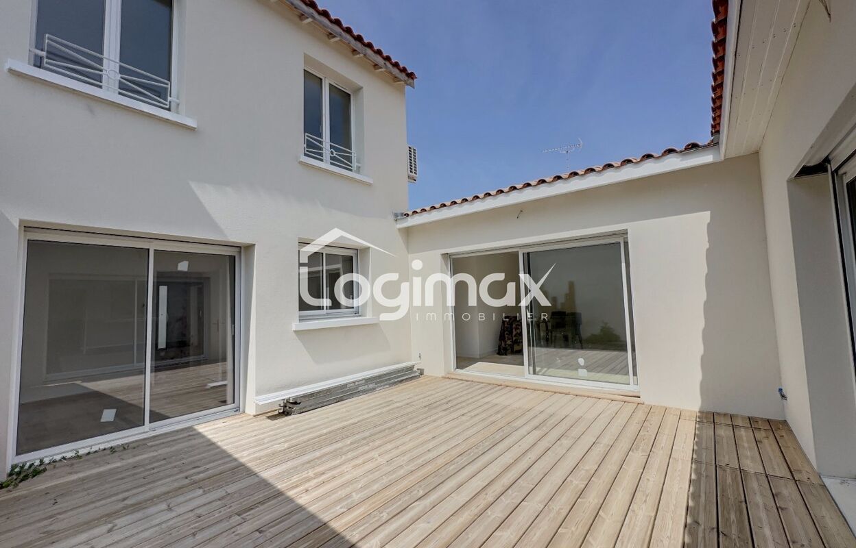 maison 4 pièces 136 m2 à vendre à La Rochelle (17000)