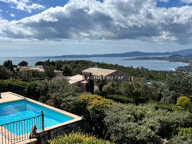 À VENDRE VILLA DE 7 PIÈCES AVEC PISCINE ET GRANDE TERRASSE OFFRANT UNE VUE MER SUR LE GOLFE DE SAINT-TROPEZ, AUX ISSAMBRES — photo 2