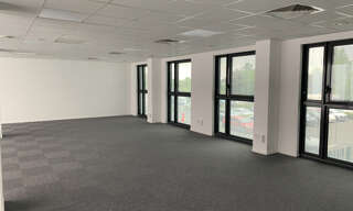 Bureau  235 m² à louer à Tours (37100)