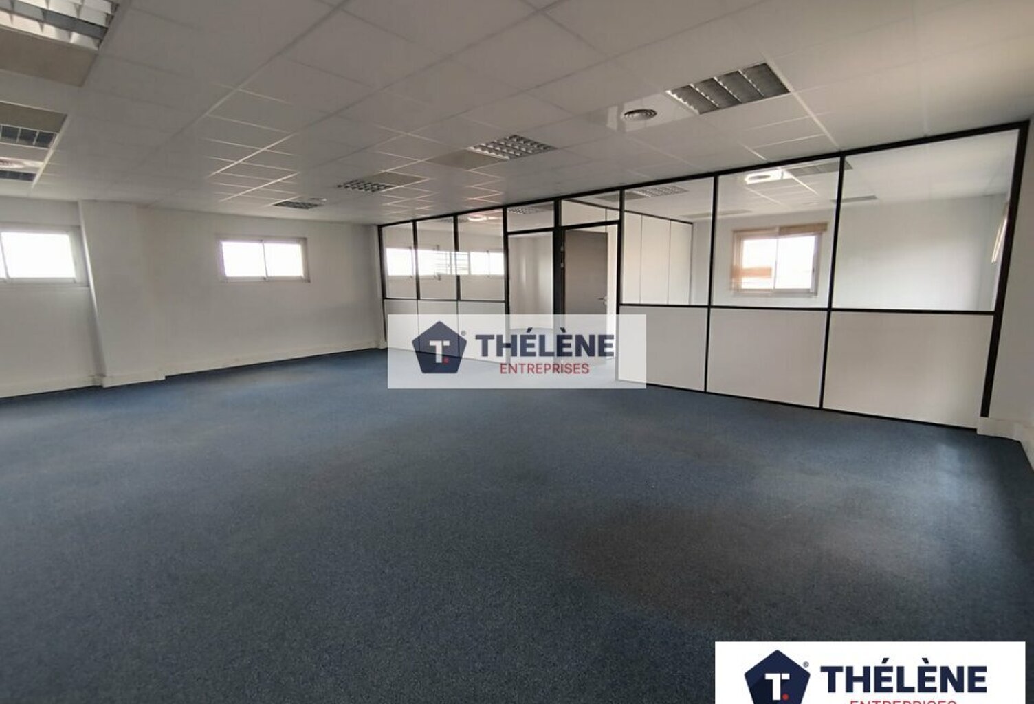 BUREAUX à LOUER — photo 1
