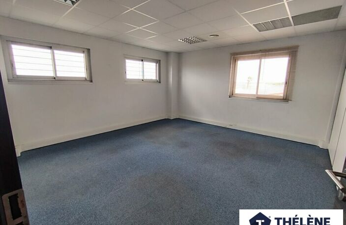 BUREAUX à LOUER — photo 4