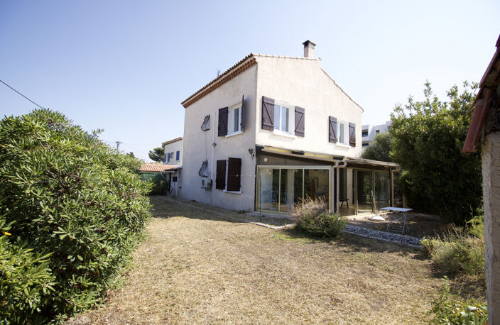 Villa 13008 Saint Anne+Jardin+place de parking — photo 3
