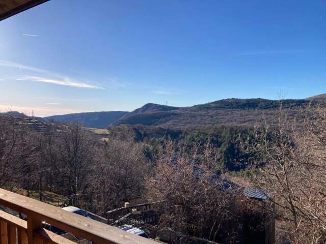 Maison individuelle à terminer avec vue sur les montagnes — photo du bien