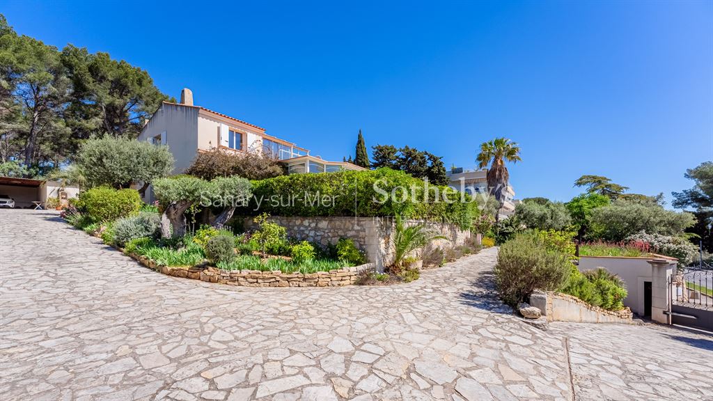 Sanary-sur-Mer Maison 7 pièces 297 m²