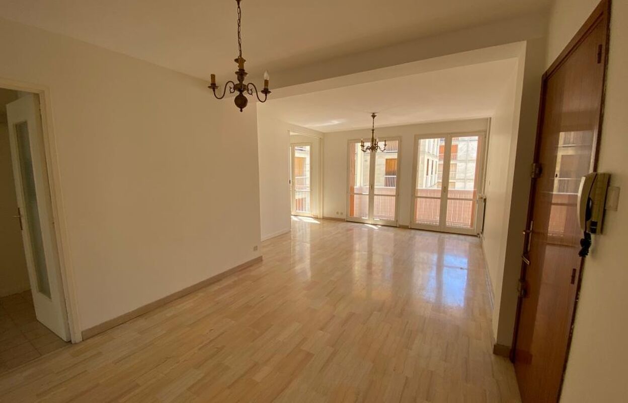 appartement 3 pièces 74 m2 à louer à Avignon (84000)