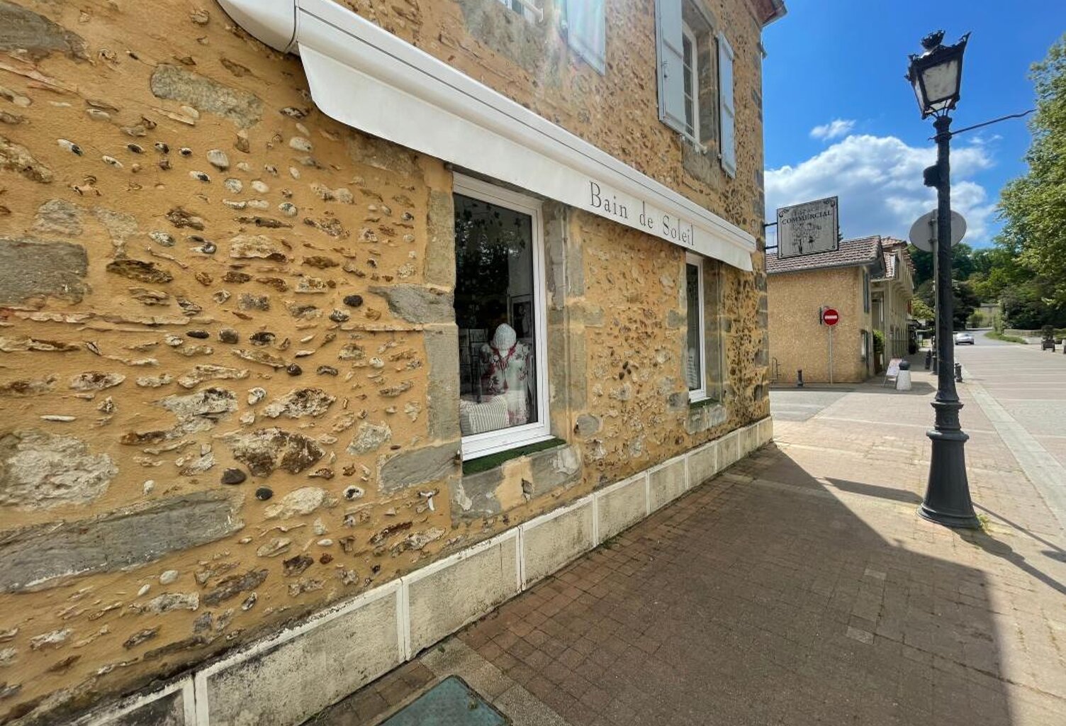 Bien Commercial À Vendre — photo 1
