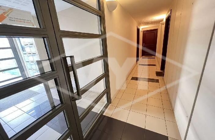 Vente appartement 2 pièces 45 m² Combs-la-Ville (77380) — photo 2