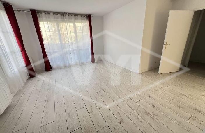 Vente appartement 2 pièces 45 m² Combs-la-Ville (77380) — photo 5