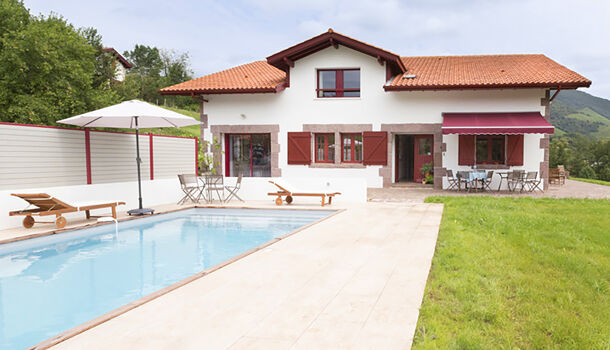 Propri&eacute;t&eacute; 14 pièces  à vendre Saint-Jean-Pied-de-Port 64220