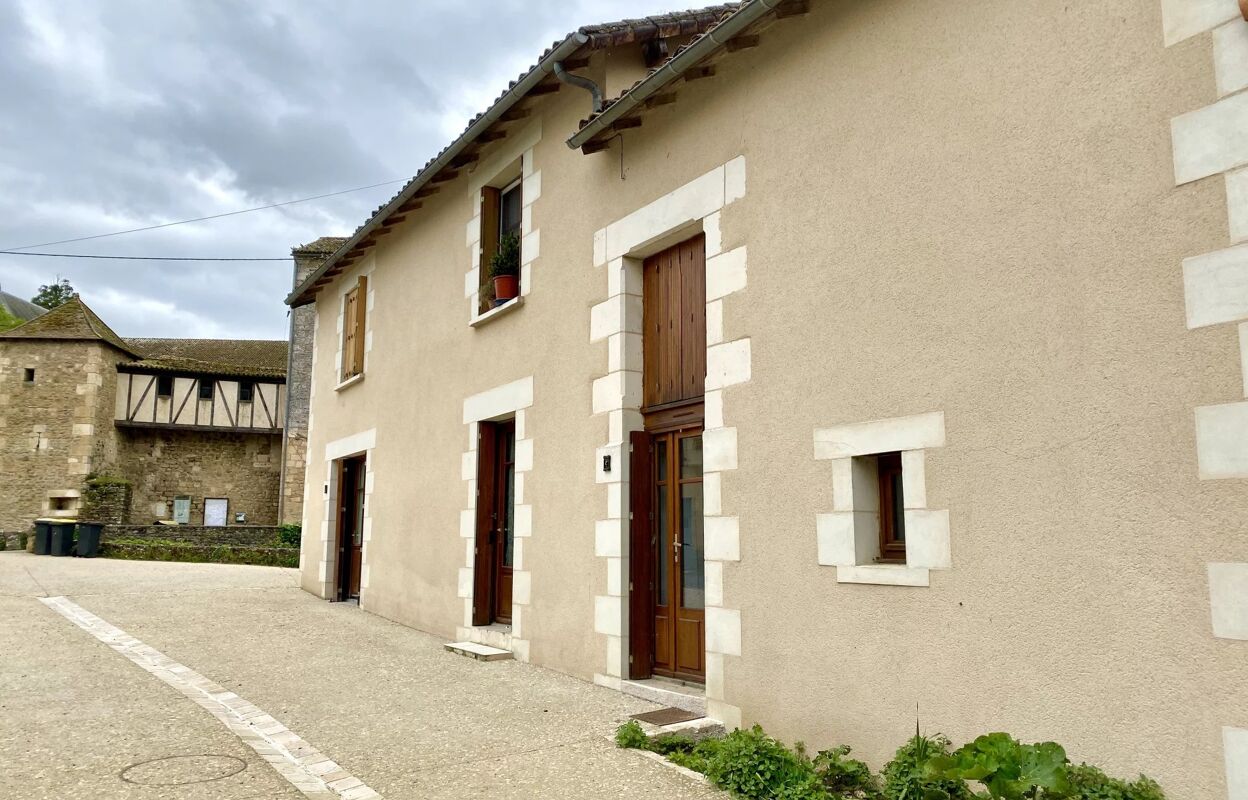 immeuble  pièces 208 m2 à vendre à Nouaillé-Maupertuis (86340)