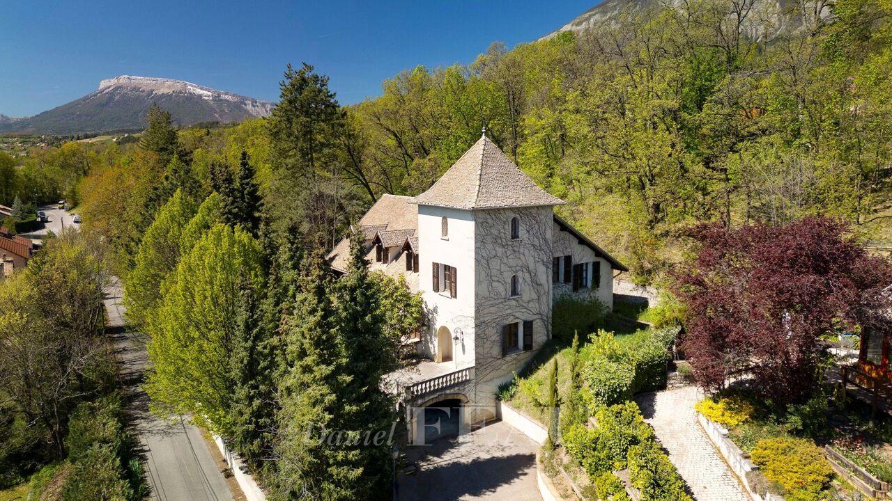 maison 9 pièces 289 m2 à vendre à Gap (05000)