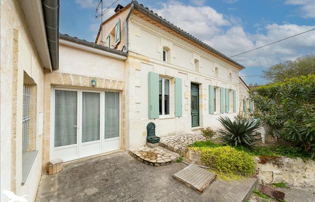 maison 4 pièces 195 m2 à vendre à Saint-Romain-la-Virvée (33240)