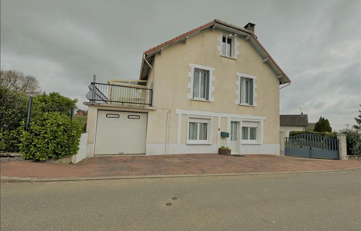 maison 6 pièces 114 m2 à vendre à Saint-Priest-les-Fougères (24450)