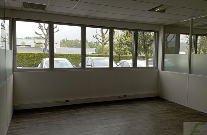 Bureau — photo 2