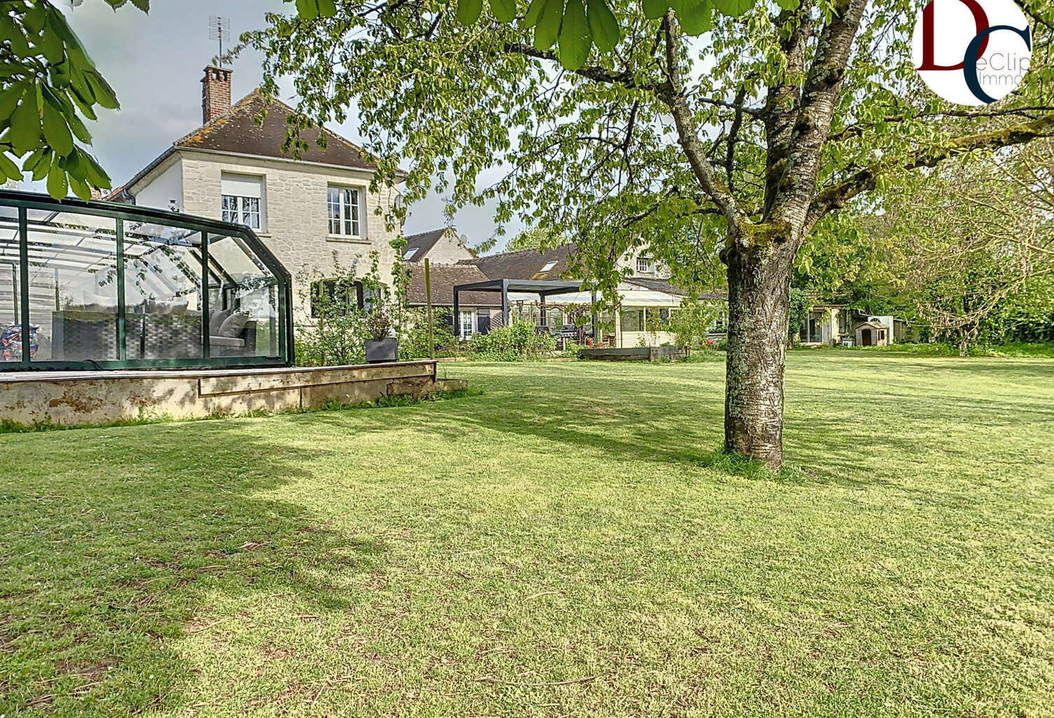 Propriété aux beaux volumes à proximité de Senlis avec appar — photo 1