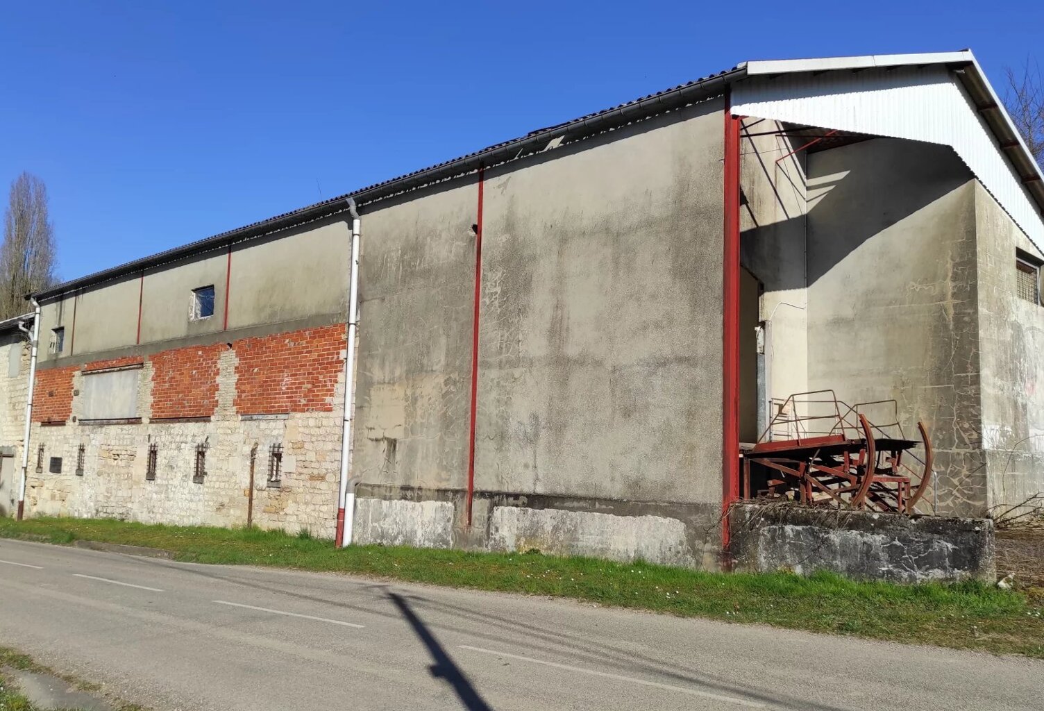 Batiment industrielle sur quatre niveaux — photo 1