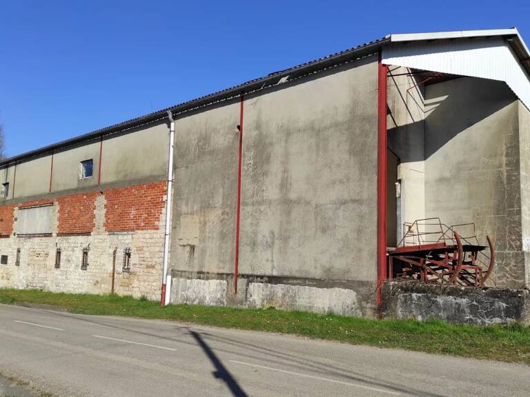 Batiment industrielle sur quatre niveaux — photo 1