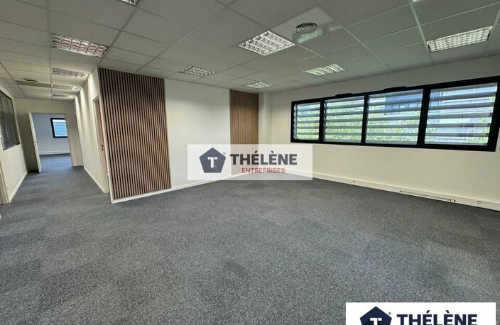 BUREAUX à LOUER — photo 2