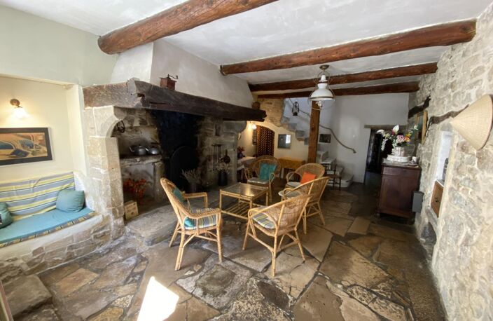 Maison de village avec jardin, caves et terrasse — photo 3