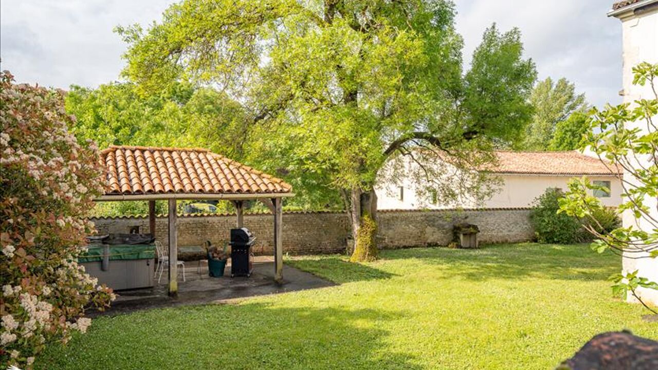 maison 4 pièces 140 m2 à vendre à Les Églises-d'Argenteuil (17400)