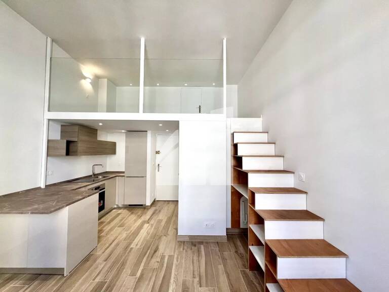 Studio - rue de France // SOUS COMPROMIS — photo 1