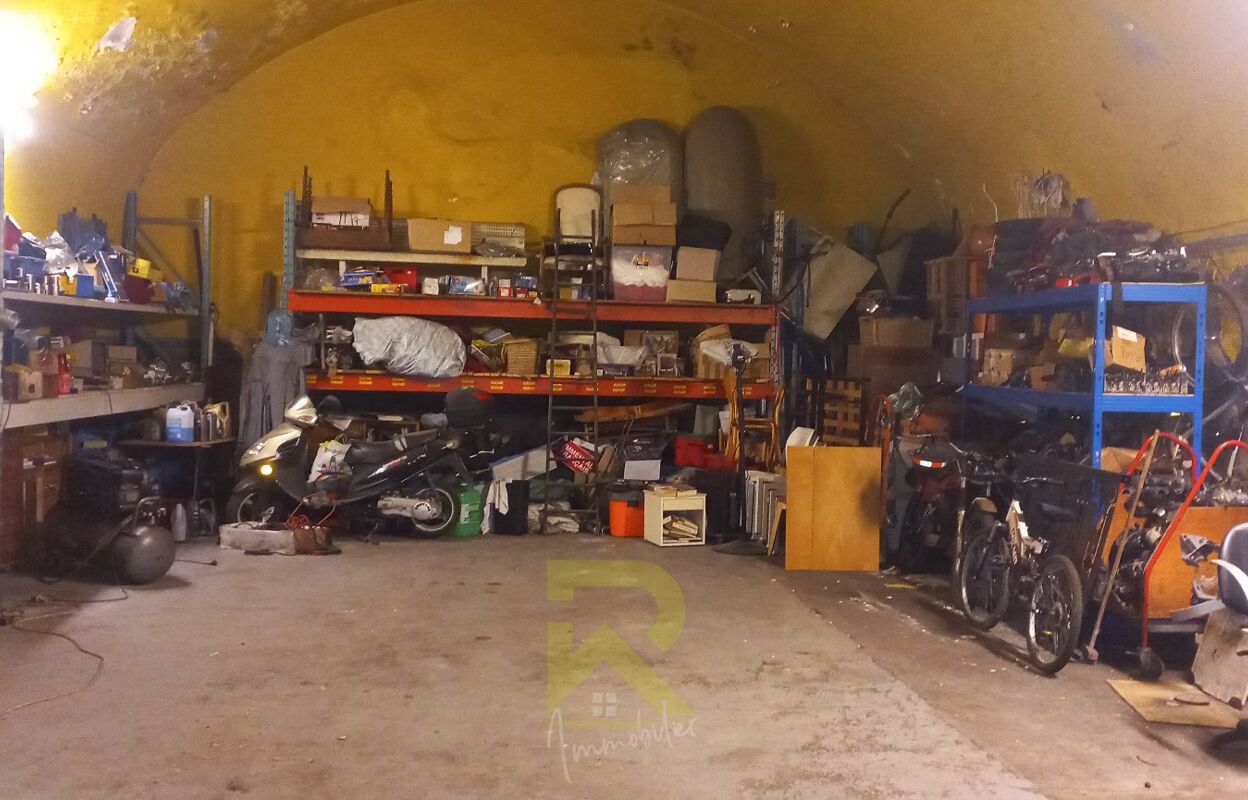 garage  pièces 220 m2 à vendre à Béziers (34500)