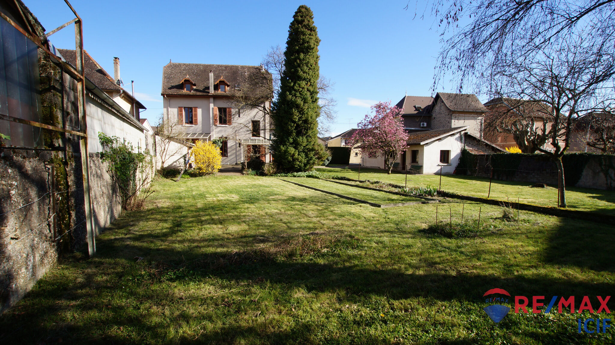 Villa / Maison 11 pièces  à vendre Avenières-Veyrins-Thuellin(Les) 38630