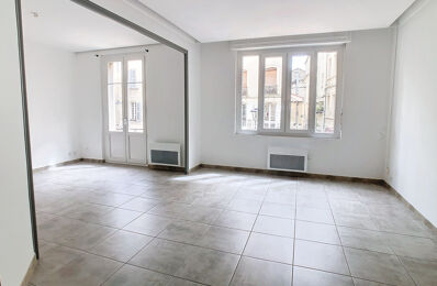 location appartement 930 € CC /mois à proximité de Roquemaure (30150)