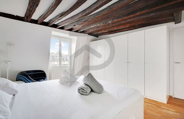 Beau duplex meublé au coeur de Paris centre — photo 3