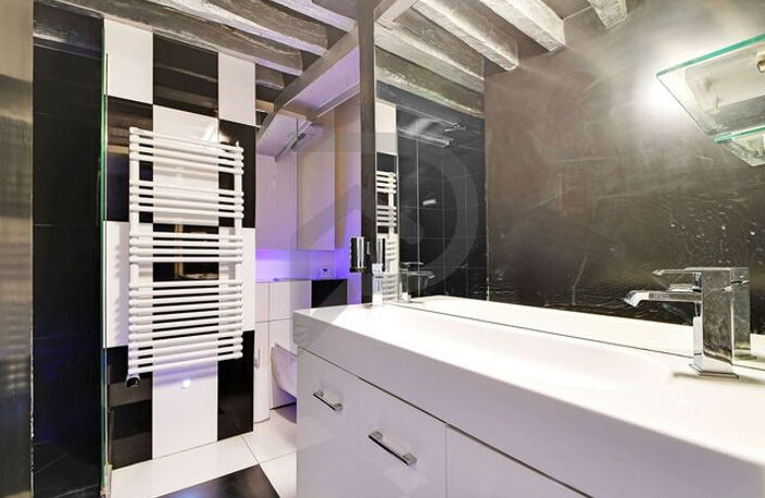 Beau duplex meublé au coeur de Paris centre — photo 4