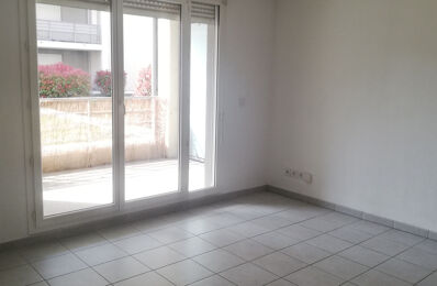 location appartement 570 € CC /mois à proximité de Eyragues (13630)
