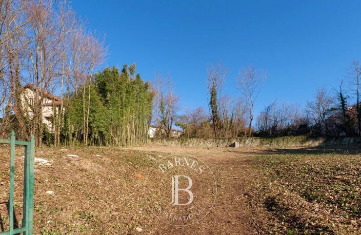 Francheville - Terrain Constructible et Viabilisé de 1258 m² — photo 2