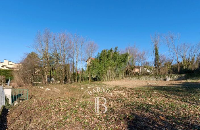 Francheville - Terrain Constructible et Viabilisé de 1258 m² — photo 4