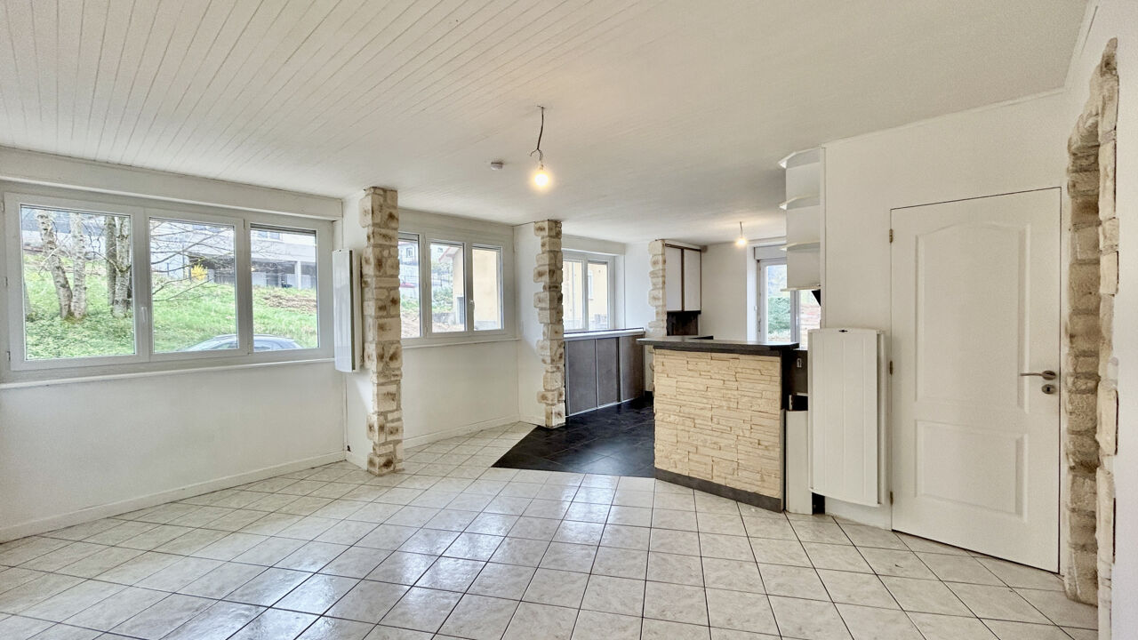 appartement 5 pièces 98 m2 à vendre à Villers-le-Lac (25130)