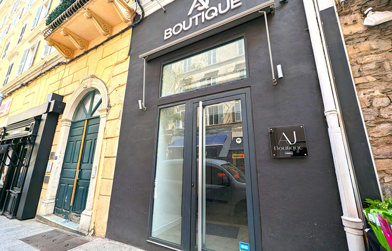 commerce 3 pièces 53 m2 à louer à Bastia (20200)