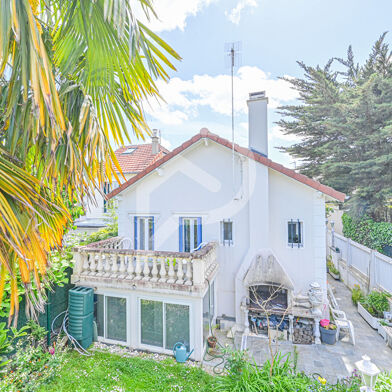 Maison 5 pièces 599000 €