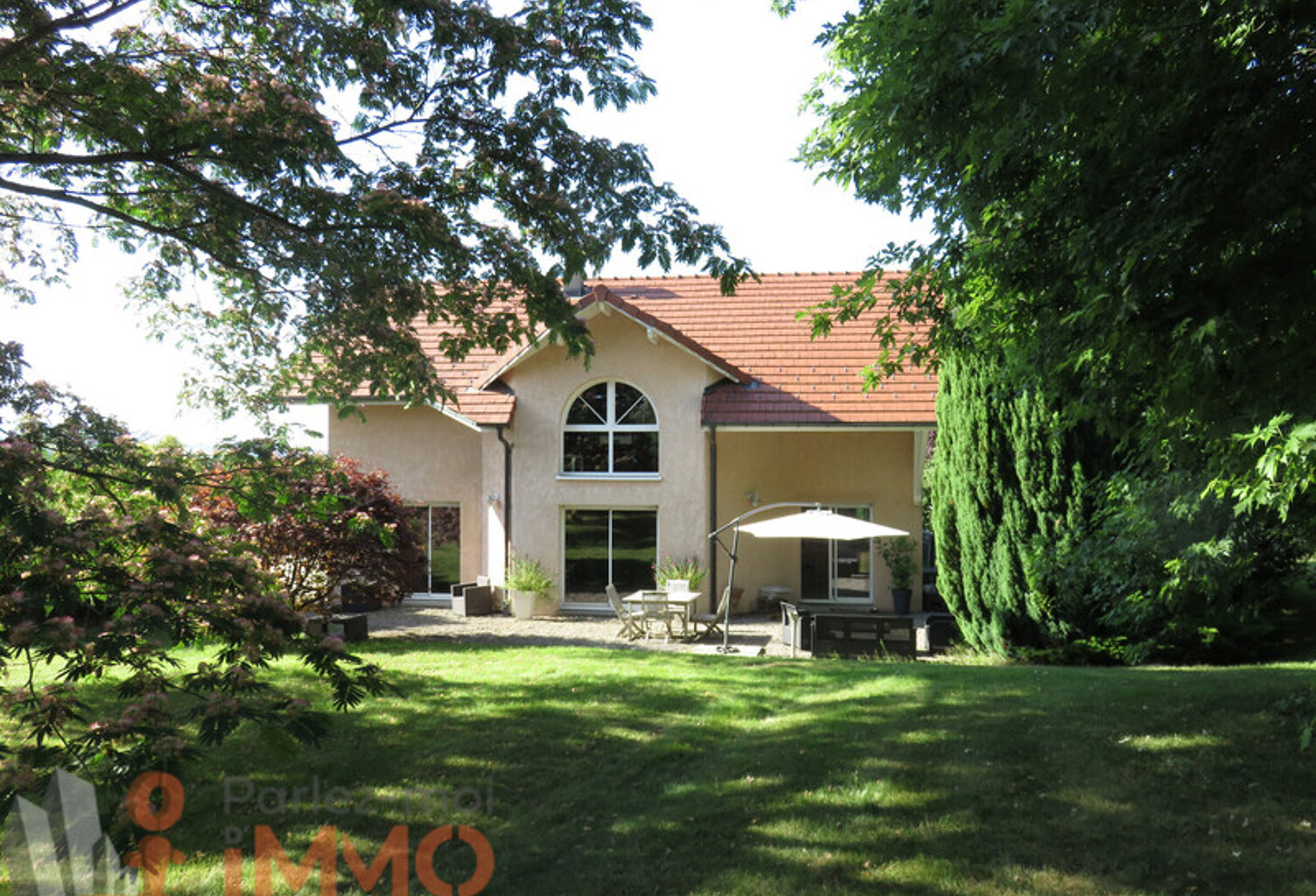 Villa — photo 1