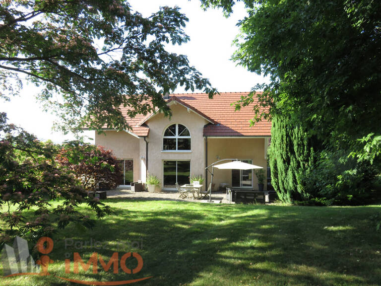 Villa — photo 1