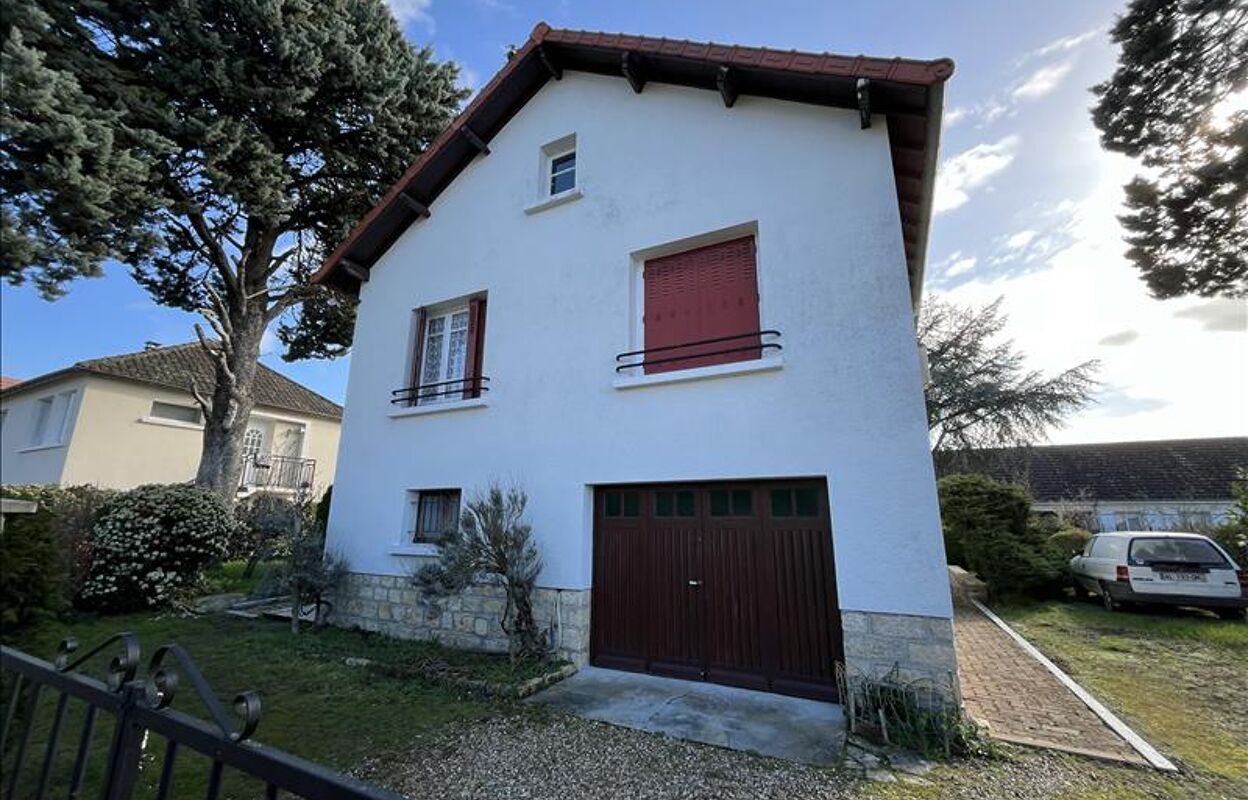 maison 6 pièces 110 m2 à vendre à Saint-Amand-Montrond (18200)