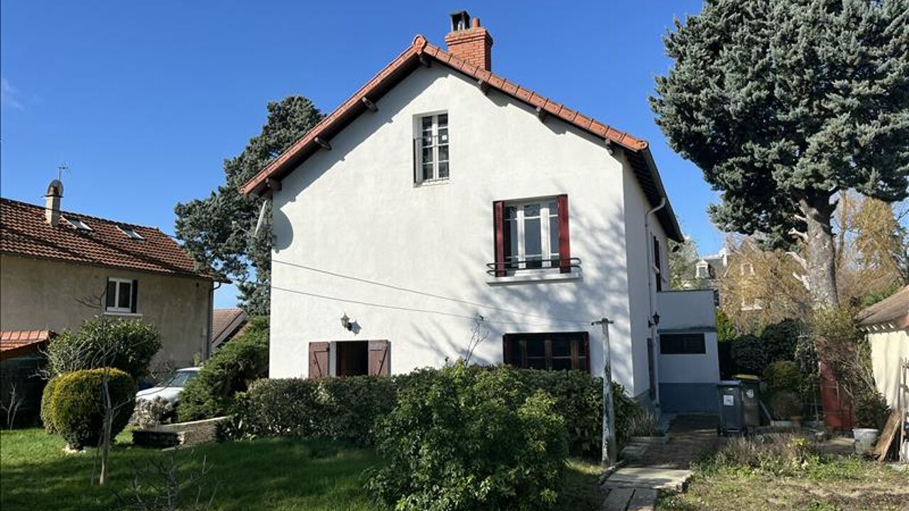 maison 6 pièces 110 m2 à vendre à Saint-Amand-Montrond (18200)