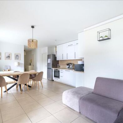 Appartement 4 pièces 242750 €