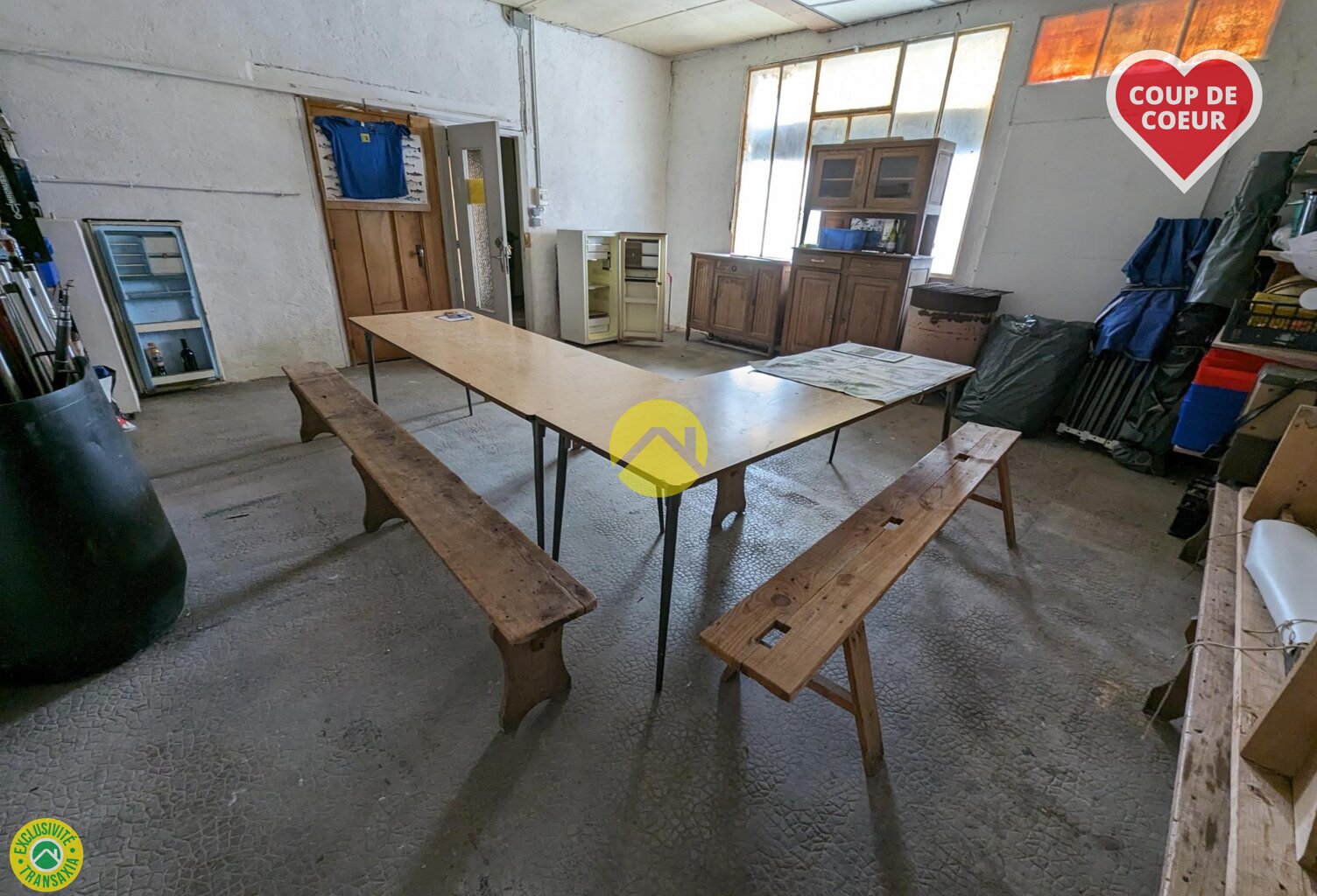 Local   320m²  — photo 1