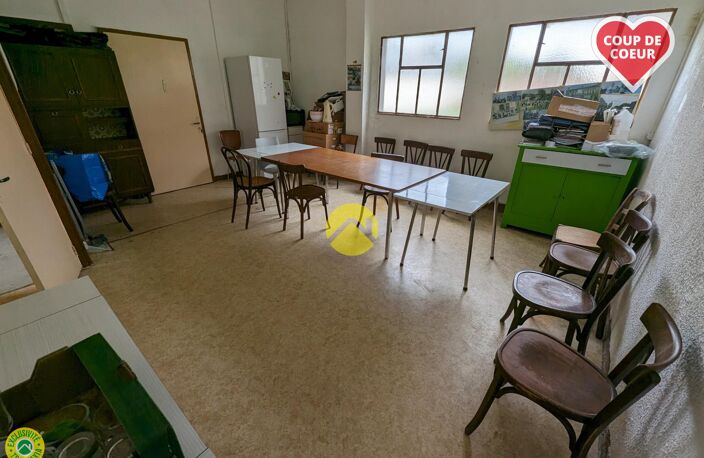 Local   320m²  — photo 2